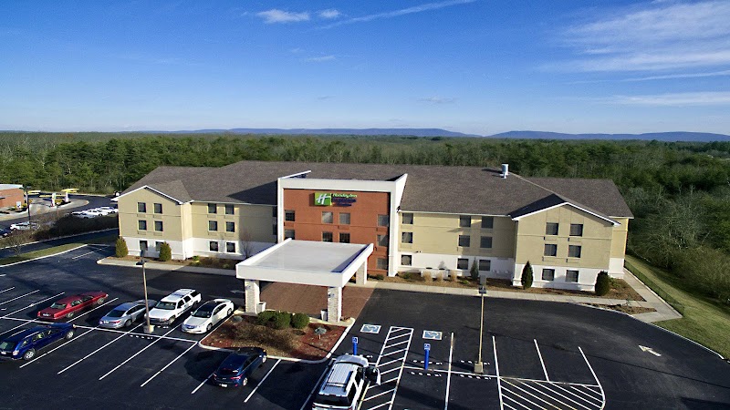 Holiday Inn Express & Suites Crossville in Crossville, Tennessee, United States