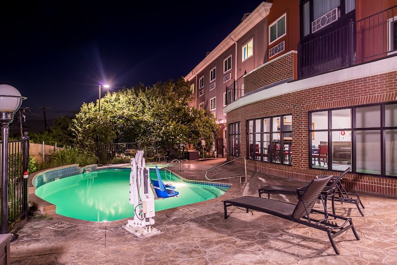 Holiday Inn Express & Suites Elgin in Elgin, Texas, United States