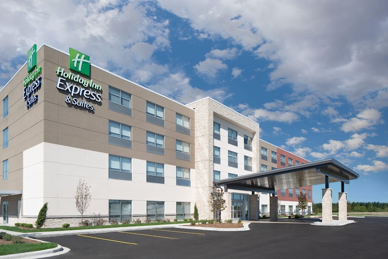 Holiday Inn Express & Suites Elkhorn - Lake Geneva Area in Elkhorn, Wisconsin, United States