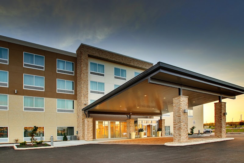 Holiday Inn Express & Suites Findlay North in Findlay, Ohio, United States