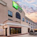 Holiday Inn Express & Suites Floresville