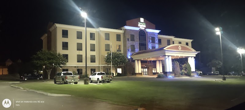 Holiday Inn Express & Suites Fulton in Fulton, Mississippi, United States
