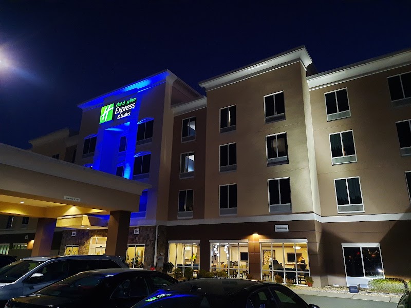 Holiday Inn Express & Suites Goldsboro - Base Area in Goldsboro, North Carolina, United States