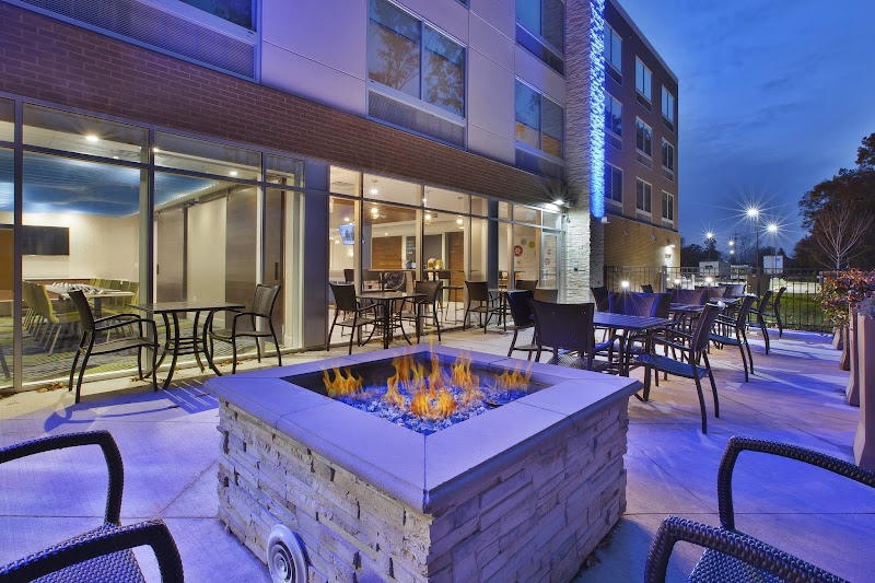 Holiday Inn Express & Suites Grand Rapids Airport in Kentwood, Michigan, United States