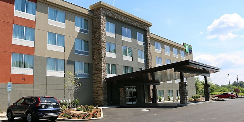 Holiday Inn Express & Suites Hendersonville SE - Flat Rock in Hendersonville, North Carolina, United States