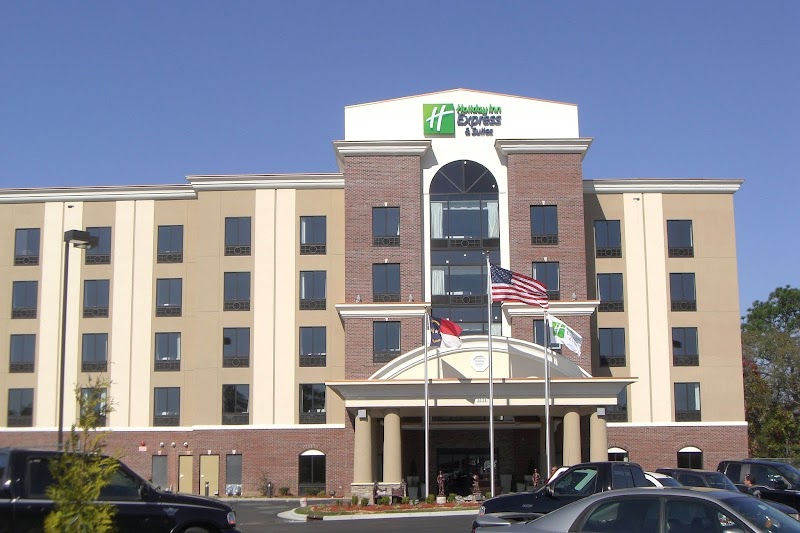 Holiday Inn Express & Suites Hope Mills-Fayetteville Arpt in Hope Mills, North Carolina, United States