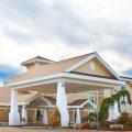 Holiday Inn Express & Suites Iron Mountain