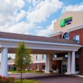 Holiday Inn Express & Suites Lake Zurich-Barrington