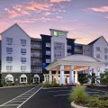 Holiday Inn Express & Suites Lakeland North – I-4