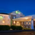 Holiday Inn Express & Suites Lawrence
