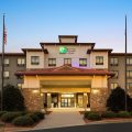 Holiday Inn Express & Suites Lexington NW-The Vineyard