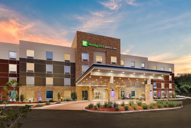 Holiday Inn Express & Suites Oakhurst-Yosemite Park Area in Oakhurst, California, United States