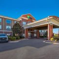 Holiday Inn Express & Suites Okmulgee