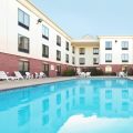 Holiday Inn Express & Suites Pine Bluff