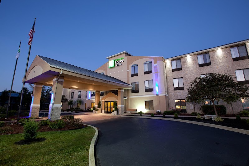 Holiday Inn Express & Suites Plymouth in Plymouth, Indiana, United States