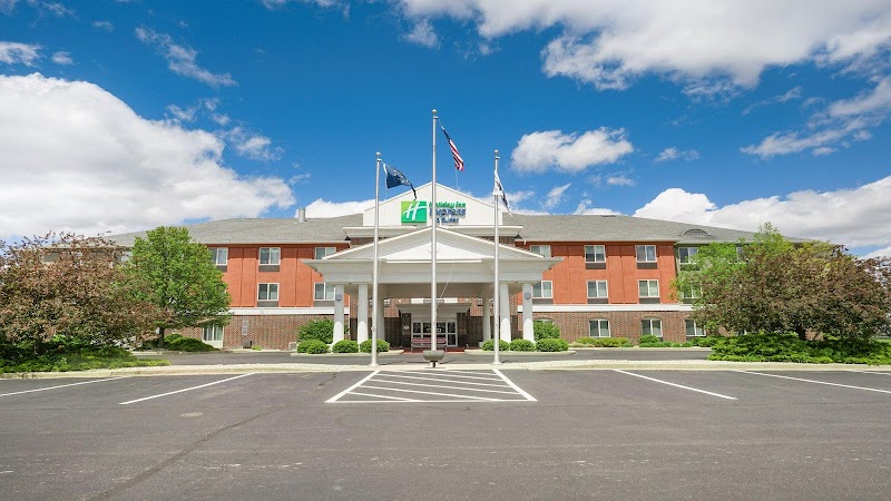 Holiday Inn Express & Suites Portland in Portland, Indiana, United States