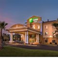 Holiday Inn Express & Suites Red Bluff