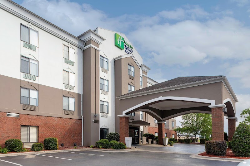 Holiday Inn Express & Suites Roanoke Rapids SE in Roanoke Rapids, North Carolina, United States