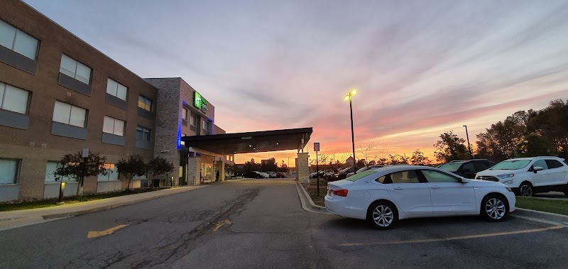 Holiday Inn Express & Suites Rochester Hills in Rochester Hills, Michigan, United States