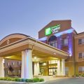 Holiday Inn Express & Suites Salinas