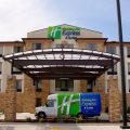Holiday Inn Express & Suites St. Louis Airport North