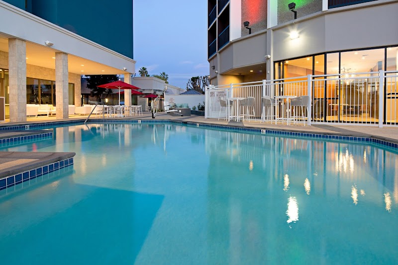 Holiday Inn Long Beach Airport, an IHG Hotel in Lakewood, California, United States