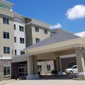Holiday Inn & Suites Bloomington-Airport