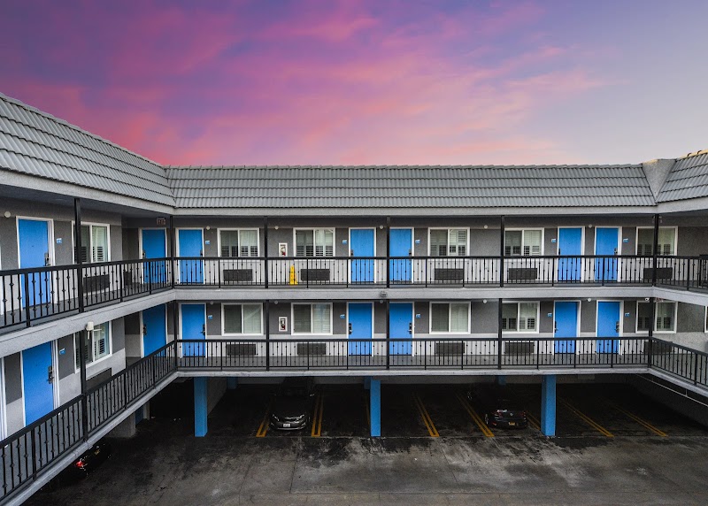 Hollywood Inn Express LAX in Inglewood, California, United States