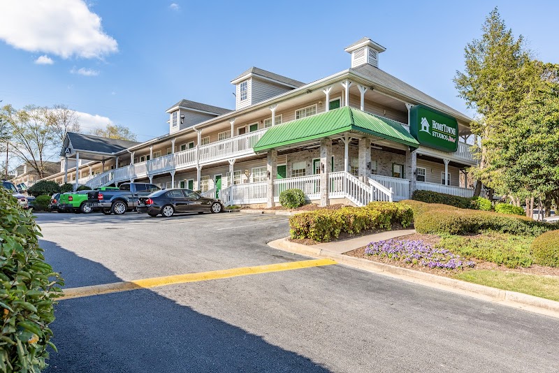 HomeTowne Studios by Red Roof Atlanta NE - Peachtree Corners in Norcross, Georgia, United States