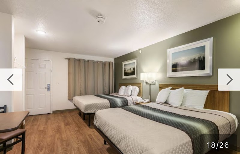 HomeTowne Studios by Red Roof Kansas City - Independence in Independence, Missouri, United States