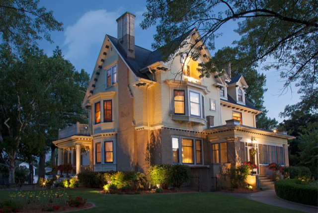 Honeybee Inn Bed & Breakfast in Mayville, Wisconsin, United States