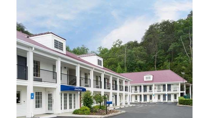 Howard Johnson by Wyndham Dalton in Dalton, Georgia, United States