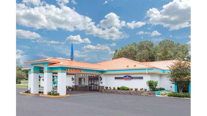Howard Johnson by Wyndham Ocala FL in Ocala, Florida, United States