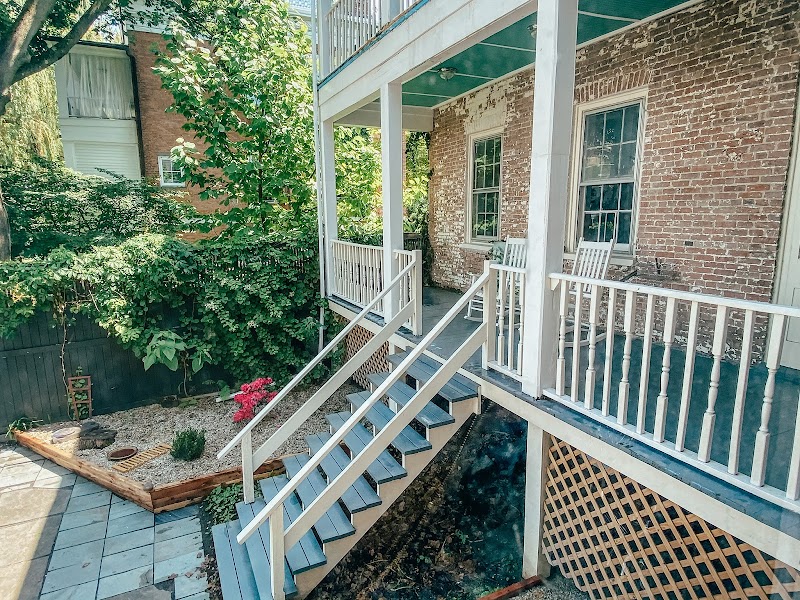 Hudson Mariner in Hudson, New York, United States