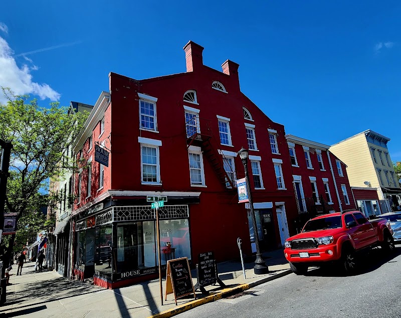 Hudson Valley House in Hudson, New York, United States