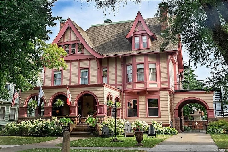 InnBuffalo off Elmwood in Buffalo, New York, United States