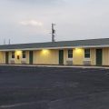 Kingsland Inn & Suites
