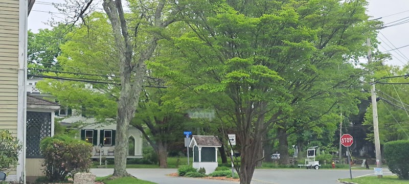 Kingston is a small village in Rhode Island, and options for hotels or B&Bs directly within its boundaries are very limited. in Kingston, Rhode Island, United States