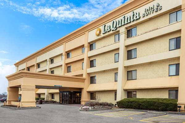 La Quinta Inn & Suites by Wyndham Chicago Gurnee in Gurnee, Illinois, United States
