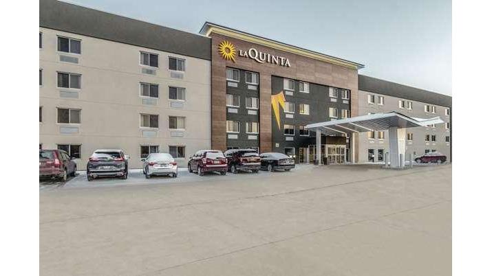 La Quinta Inn & Suites by Wyndham Cleveland - Airport North in Cleveland, Ohio, United States
