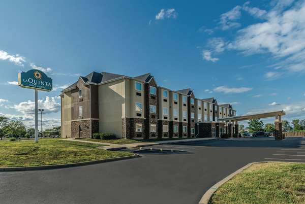 La Quinta Inn & Suites by Wyndham Collinsville - St. Louis in Collinsville, Illinois, United States