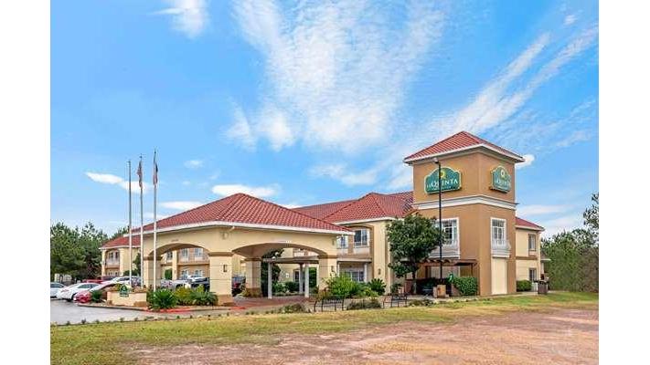 La Quinta Inn & Suites by Wyndham Conroe in Conroe, Texas, United States