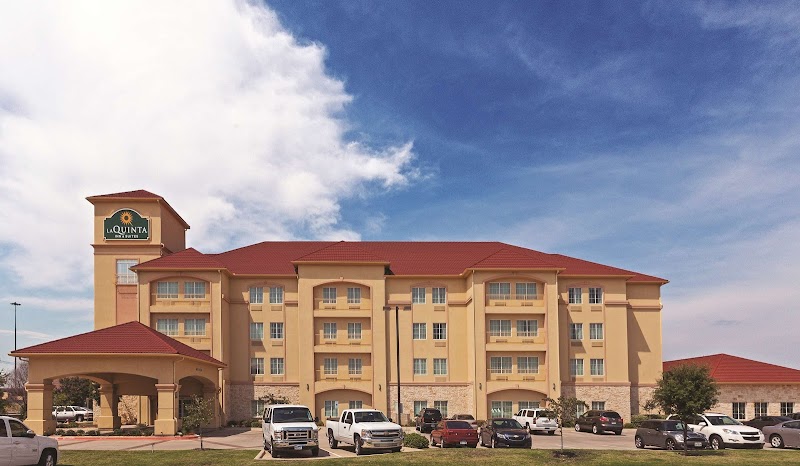 La Quinta Inn & Suites by Wyndham DFW Airport West - Bedford in Bedford, Texas, United States