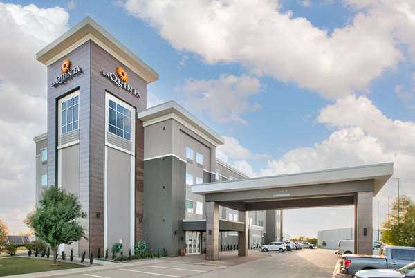 La Quinta Inn & Suites by Wyndham Denton - University Drive in Denton, Texas, United States