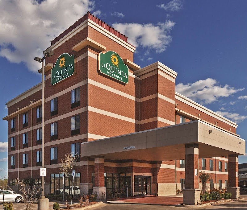 La Quinta Inn & Suites by Wyndham Edmond in Edmond, Oklahoma, United States