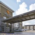 La Quinta Inn & Suites by Wyndham Fayetteville