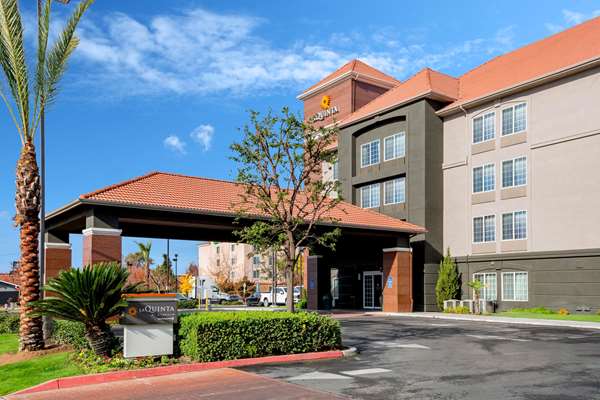La Quinta Inn & Suites by Wyndham Fresno Riverpark in Fresno, California, United States