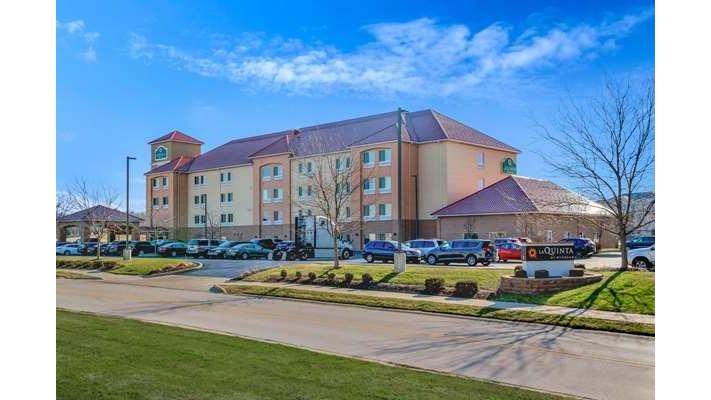 La Quinta Inn & Suites by Wyndham Indianapolis Airport West in Plainfield, Indiana, United States