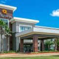 La Quinta Inn & Suites by Wyndham Jacksonville