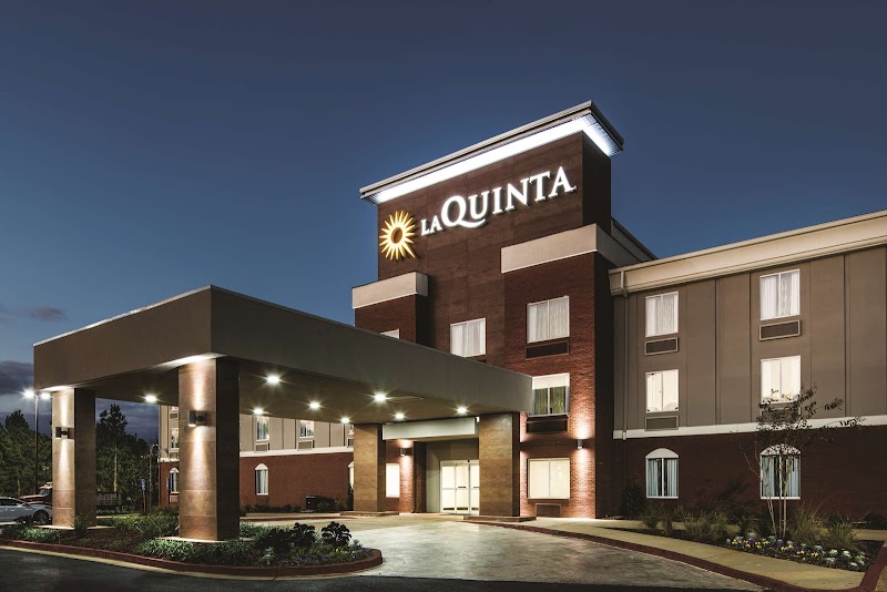 La Quinta Inn & Suites by Wyndham Milledgeville in Milledgeville, Georgia, United States